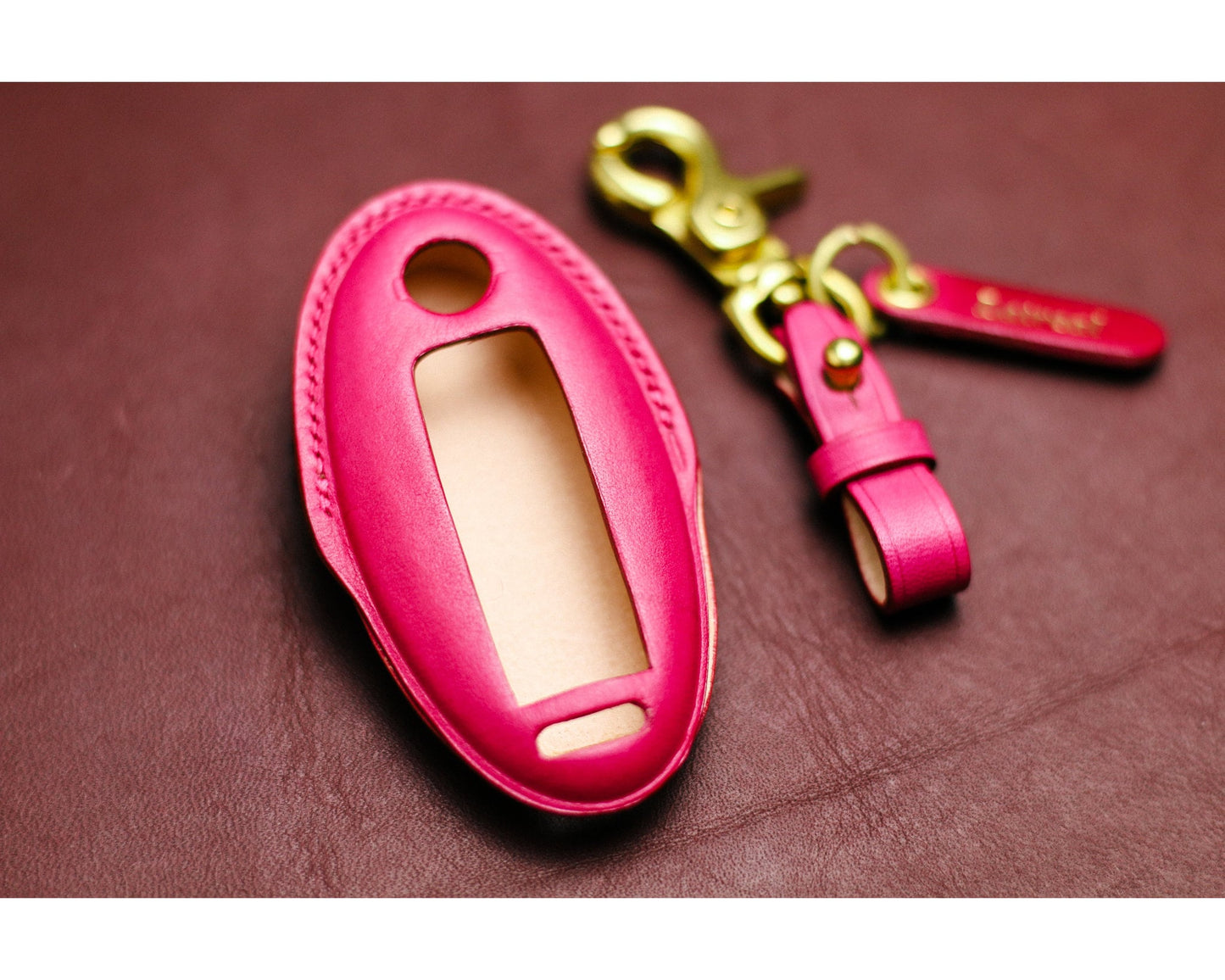 Leather key fob cover for Nissann Kicks Teana X-Trail Rogue Maxima Murano Altima 370Z Versa Sentra Pathfinder Armada Juke GT-R Cube Leaf