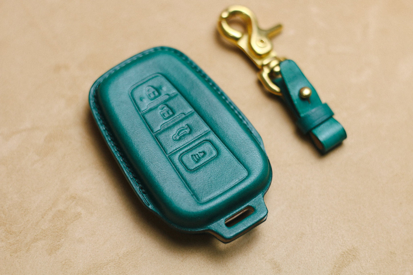 Leather Key Fob Cover For Toyotas 2 3 4 Buttons RAV4 Cross Camry 70 CHR Corolla RAV RAV150 Avalon Prado Prius Car Accessories for Toyotas