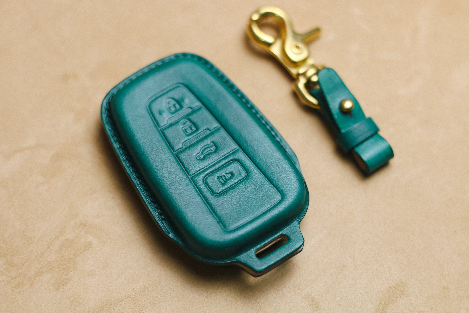 Leather Key Fob Cover For Toyotas 2 3 4 Buttons RAV4 Cross Camry 70 CHR Corolla RAV RAV150 Avalon Prado Prius Car Accessories for Toyotas