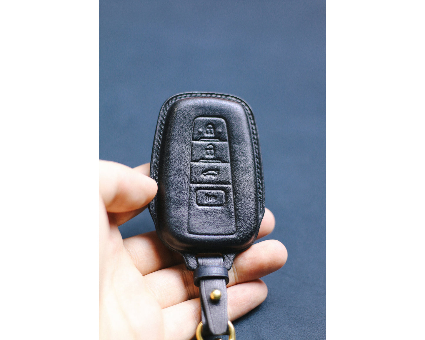 Leather Key Fob Cover For Toyotas 2 3 4 Buttons RAV4 Cross Camry 70 CHR Corolla RAV RAV150 Avalon Prado Prius Car Accessories for Toyotas