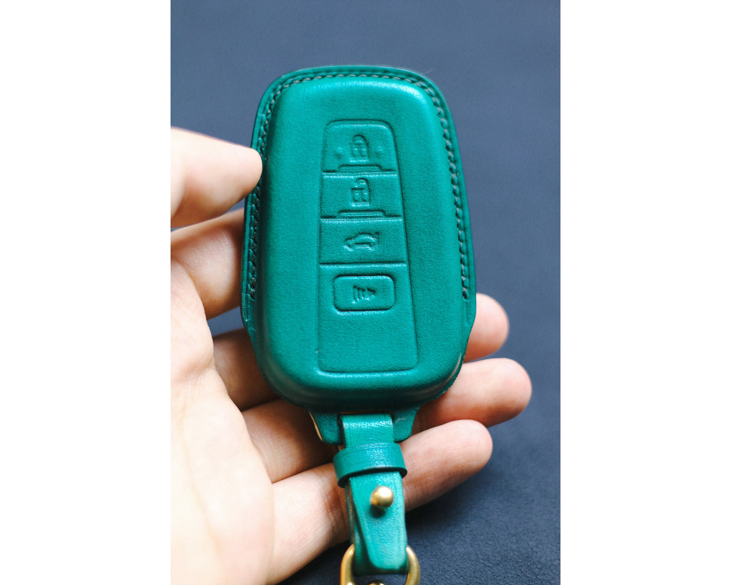 Leather Key Fob Cover For Toyotas 2 3 4 Buttons RAV4 Cross Camry 70 CHR Corolla RAV RAV150 Avalon Prado Prius Car Accessories for Toyotas