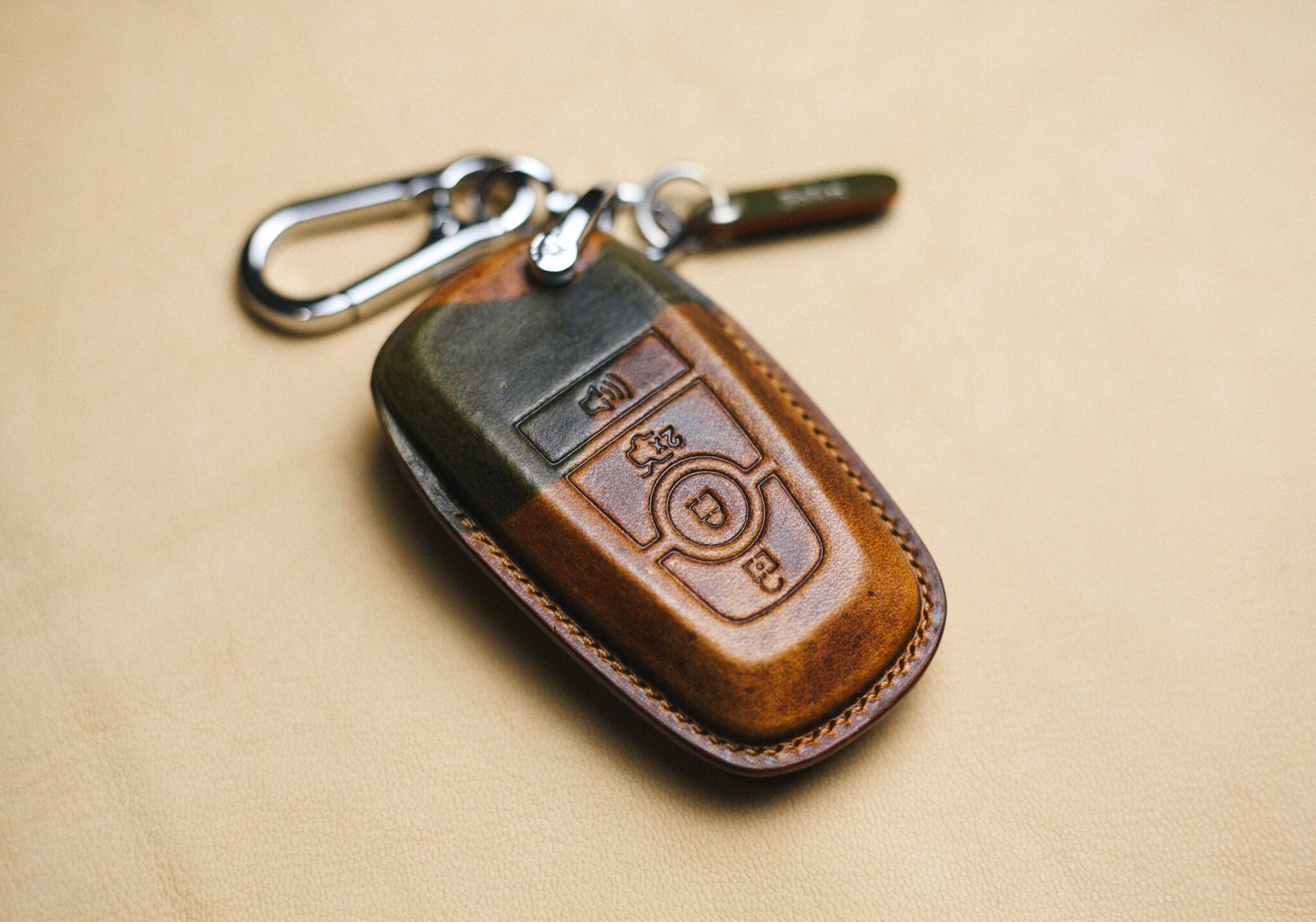 Covers for mustang Mach , for Bronco Sport Raptor Leather Key Fob Cover Case 2020 mustang mach E 2021 2022 Keychain KeyRing Remote Holder