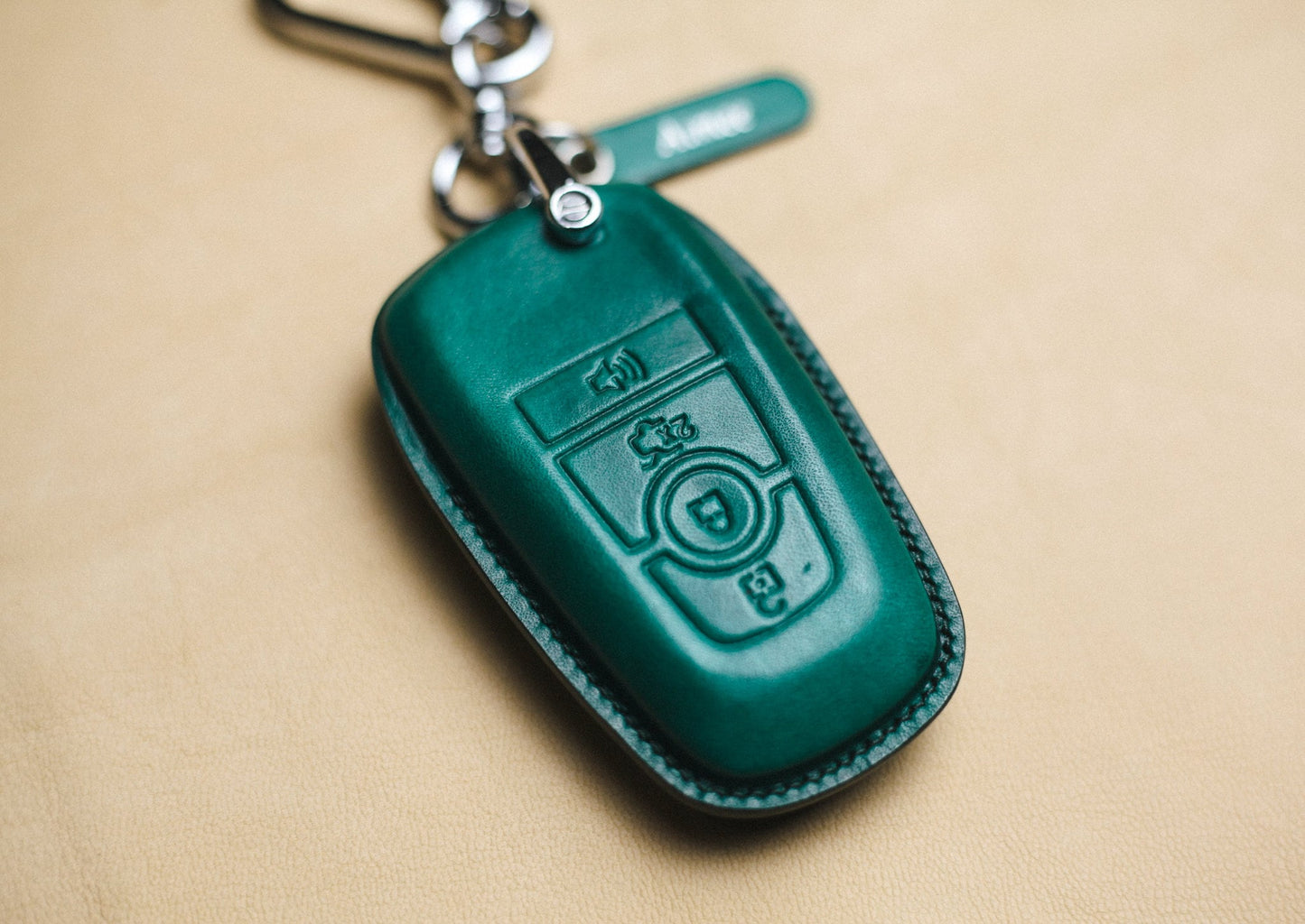 Covers for mustang Mach , for Bronco Sport Raptor Leather Key Fob Cover Case 2020 mustang mach E 2021 2022 Keychain KeyRing Remote Holder