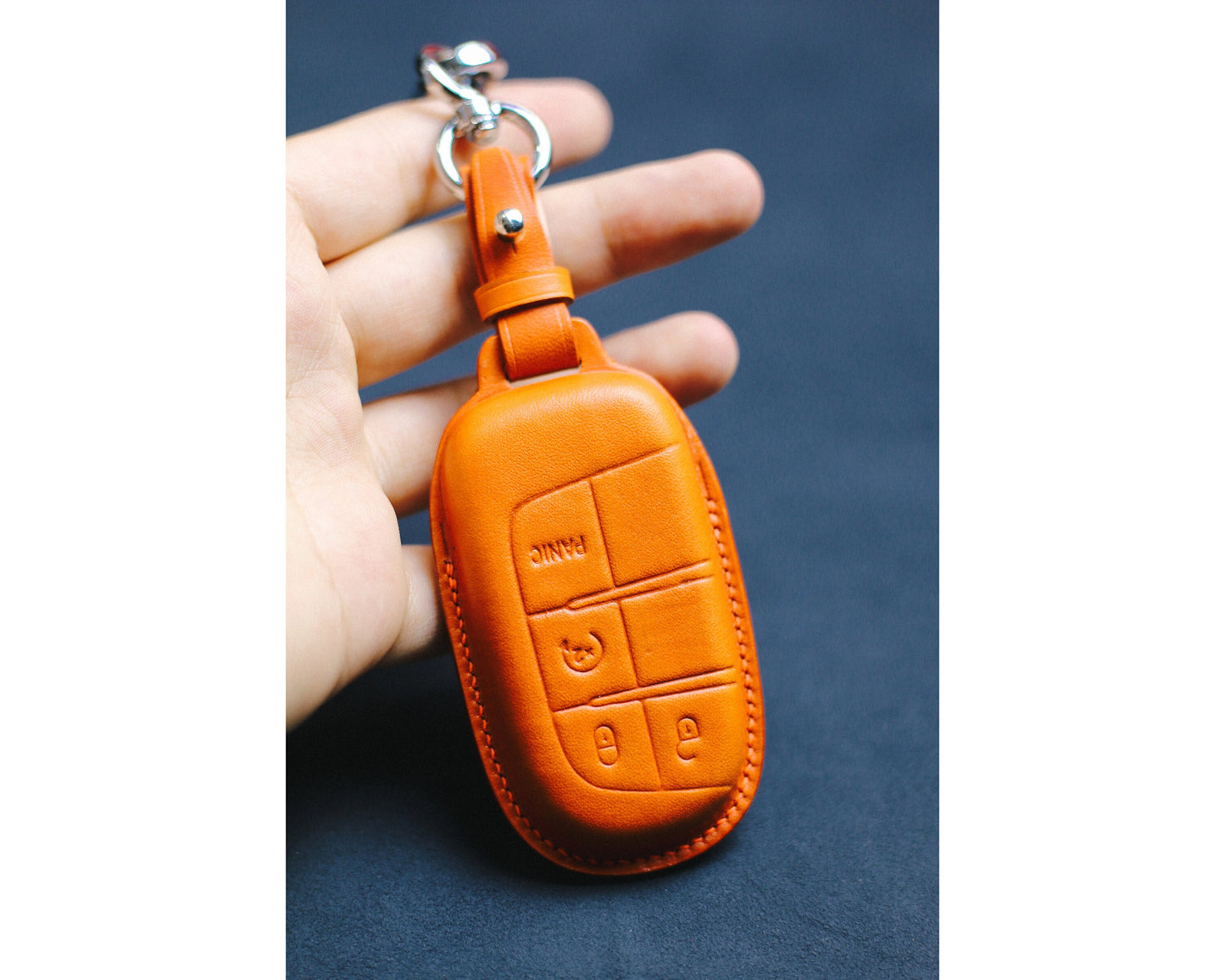 Leather key fob cover for Dodgee Chryslerr 200 Ramm 300C Charger Journey Challenge Dart Durango Renegade Accessories for Ramm Dodger Fiatt