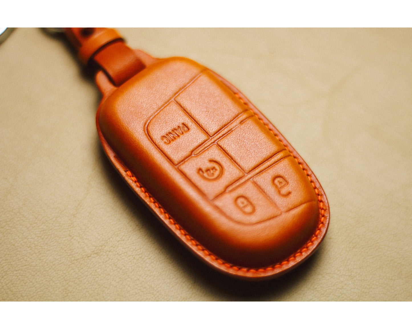 Leather key fob cover for Grand Cherokee Compass Chryslerr 300 200 Dodgee Challenger Charger Dart Durango SRT Fiatt 500 Ramm accessories