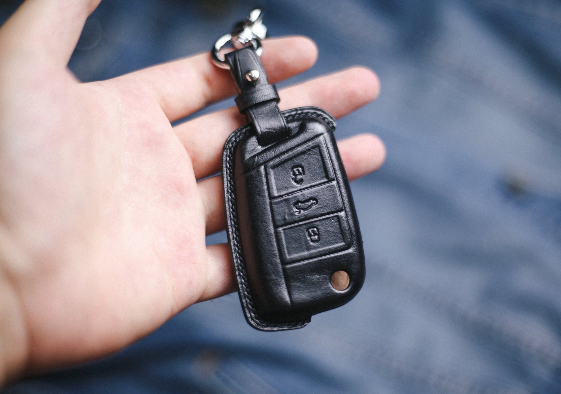 Leather Key Fob Cover Protector Case for 2023 Atlas Jetta Golf 7 2025 Magotan Passat B8 Atlas Mk7 Gti Polo Tiguan 2024 Keyless