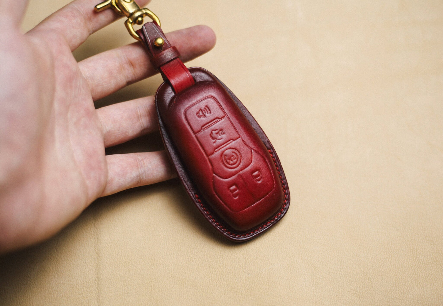 Leather Key Fob Cover For Mustang 3 4 5 Buttons Fusion Fob Mondeo Mustang F150 Explorer Edge S Max Mondeo Galaxy MKZ MkC Key Fob Cover