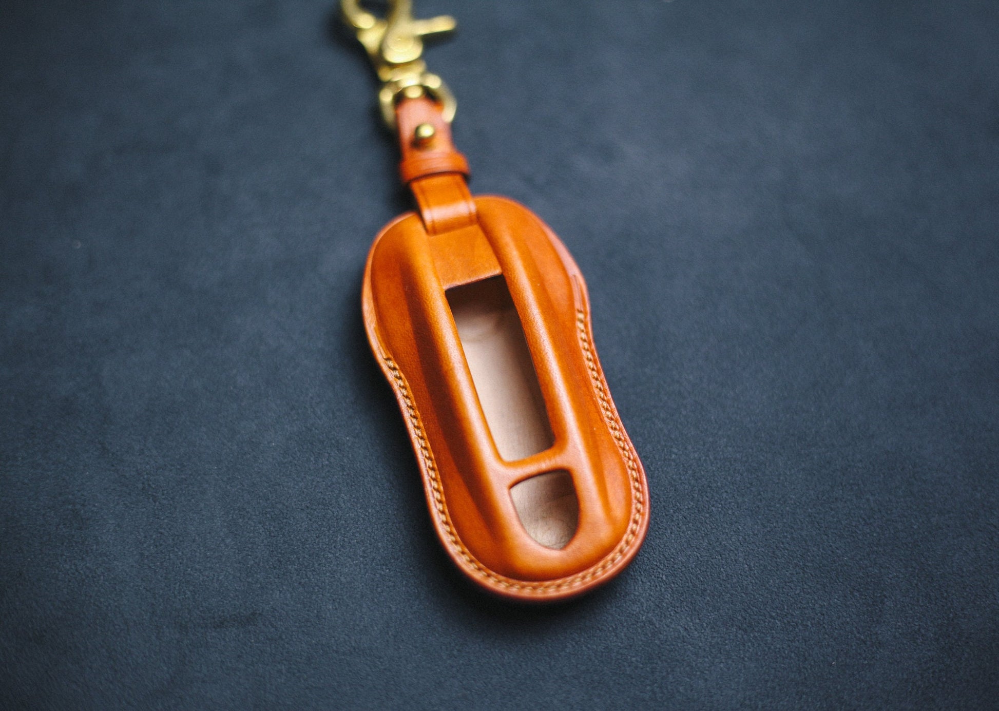 Leather Fob Cover for Porschee Key Fob Cover Case Cayenne Panamera 971 Carrera Coupe Taycan Macan Cayman 911 918 996 997 991 Remote Holder