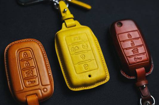 Leather Fob Cover For Wagoneer Cherokee Wrangler Gladiator JL JK Rubicon 2020 2021 Sahara Key Fob Case Remote Holder Wagoneer Accessories