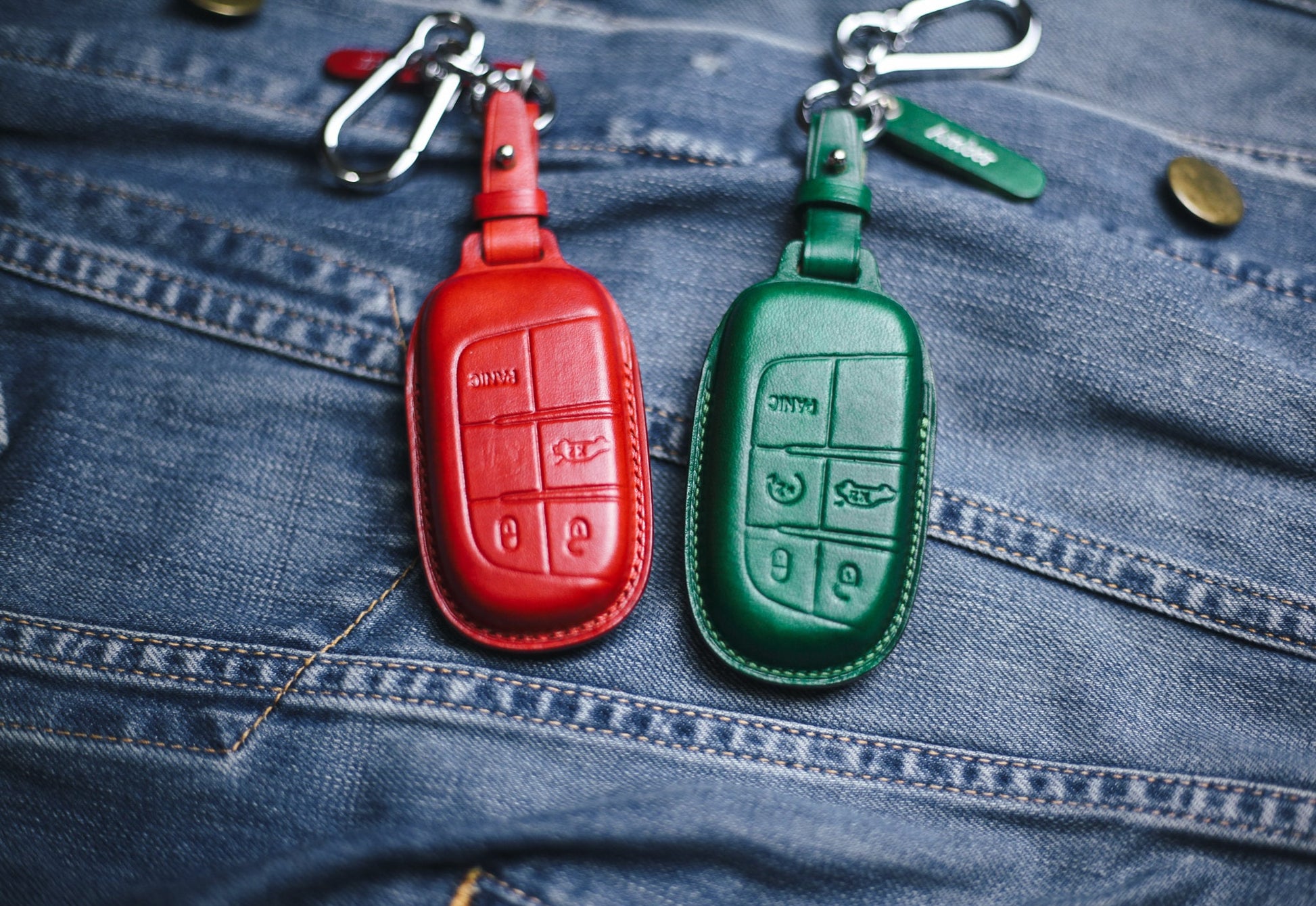 Leather key fob cover for Dodgee Chryslerr 200 Ramm 300C Charger Journey Challenge Dart Durango Renegade Accessories for Ramm Dodger Fiatt