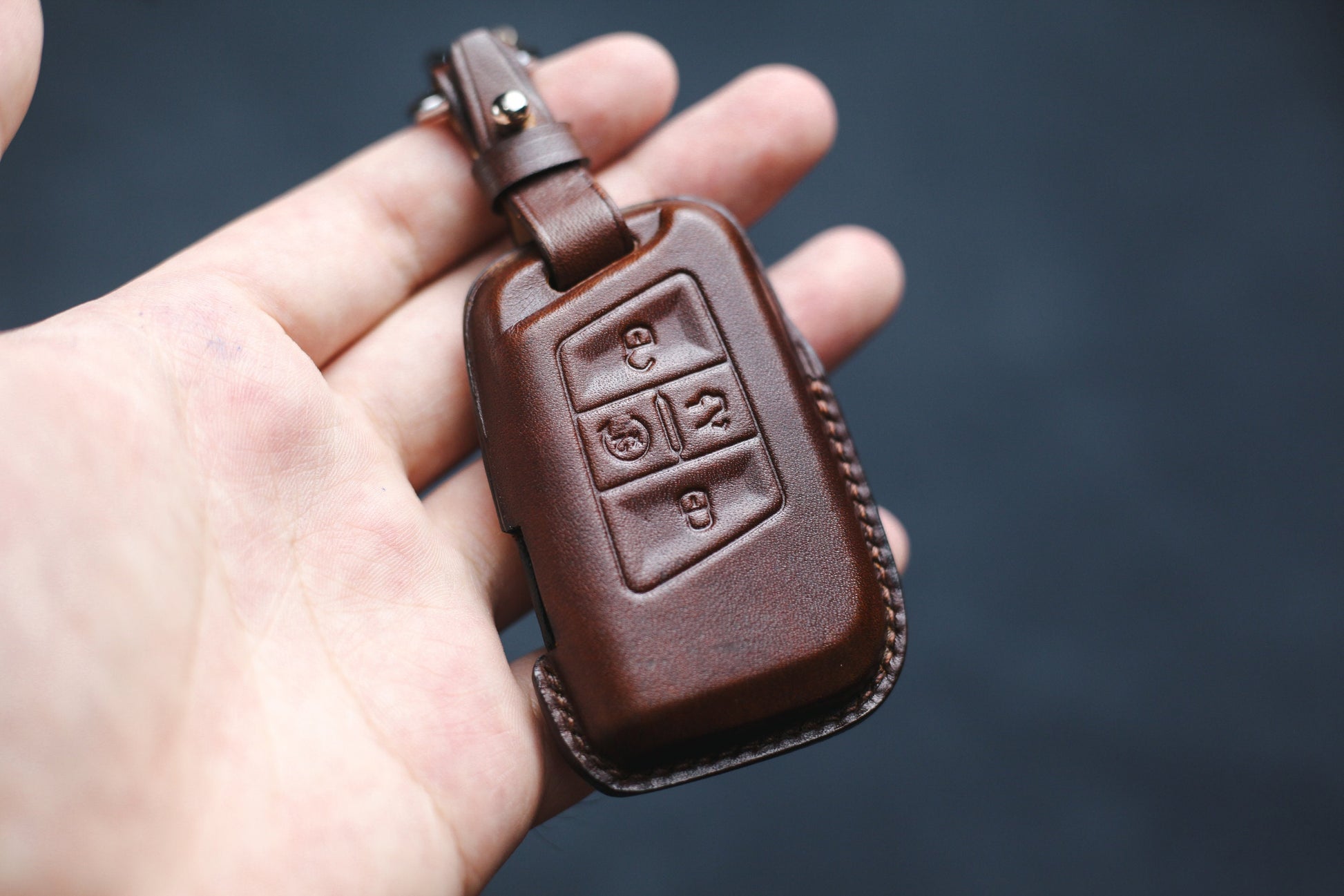 For Leather Key Fob Cover Case 2024 Atlas Jetta Golf Magotan Passat B8 MK7 2023 Golf7 GTI Polo Beetle Caddy T5 Eos 2022 Tiguan Accessories