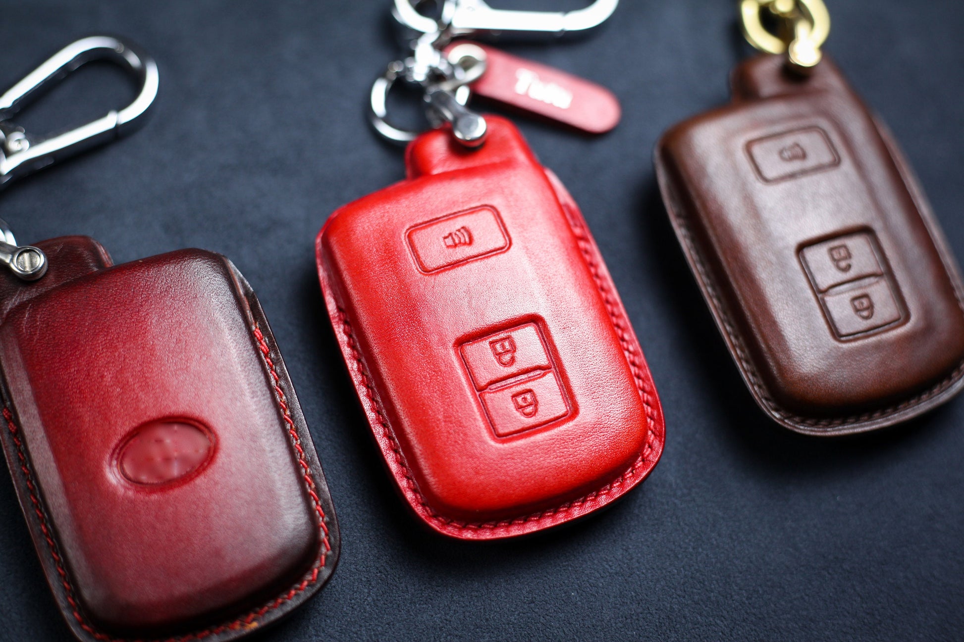 For Tacoma Tundra 2 3 4 buttons Key Fob Cover Leather Car Key Case RAV4, 4Runner, Tundra, Tacoma, Highlander, Camry Keychain Remote Holder