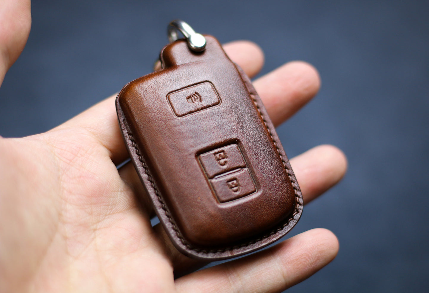 For Tacoma Tundra 2 3 4 buttons Key Fob Cover Leather Car Key Case RAV4, 4Runner, Tundra, Tacoma, Highlander, Camry Keychain Remote Holder