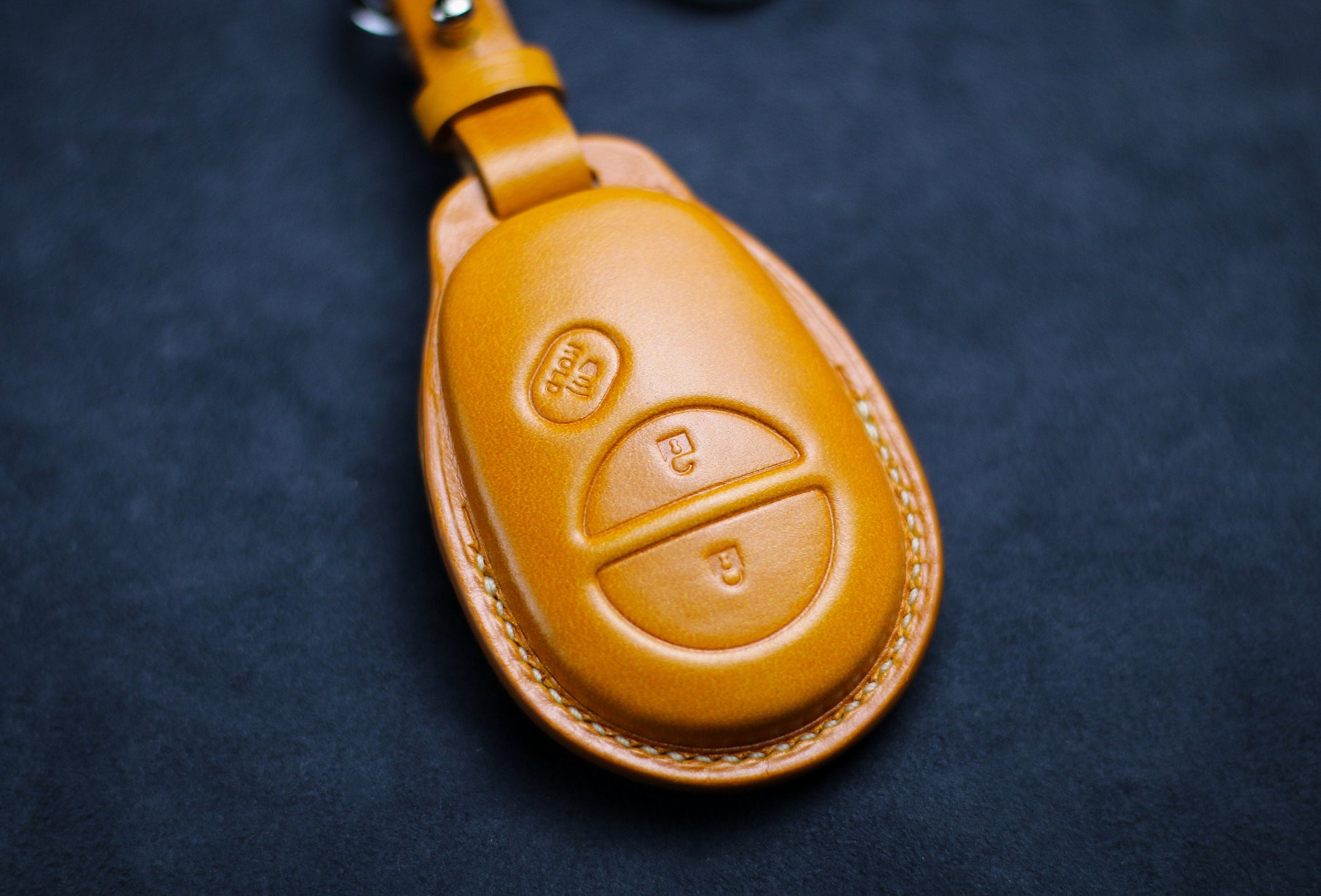 Cute Leather Key Fob Cover For Toyotas Tundra Tacoma 2015 2022 2023 Sequoia Sienna Corolla Avalon Case Remote Holder Toyotas Accessories