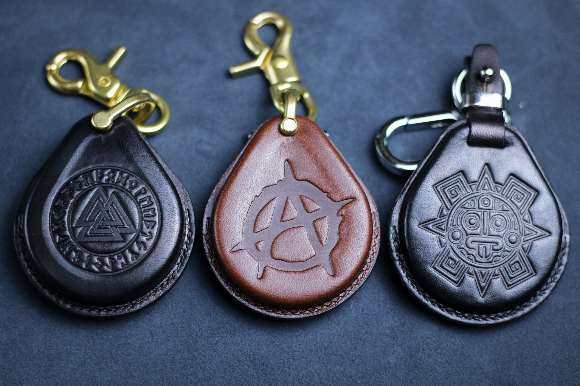 Leather Key Cover for Harley Key Fob Key Case Keychain Remote Cases for x48 1200 883 Deluxe Street Glide CVO Remote Holder With Skull Emblem