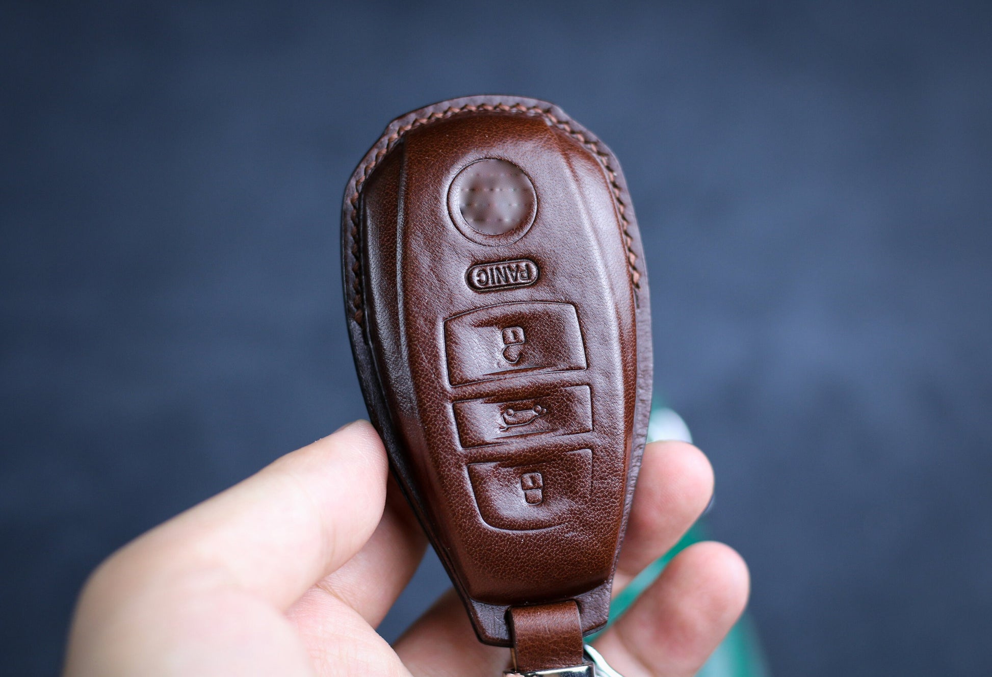 Fit For 2024 Touareg Key Fob Cover Case Cover Leather 2018 2019 2020 2021 2022 2023 Touareg Keyless Remote Holder Shell Touareg Accessories