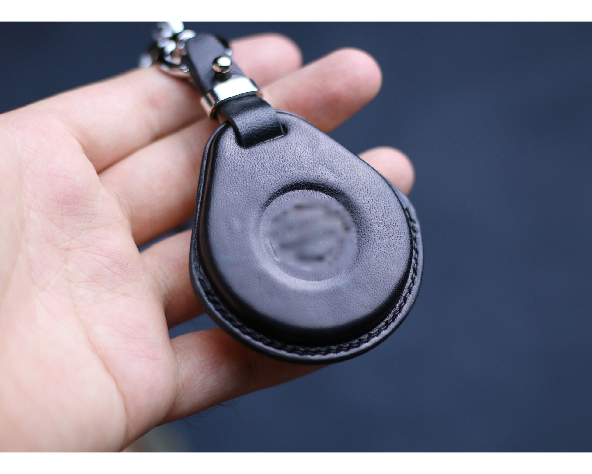 Leather Cover for Harley Key Fob X48 1200 883 Street Glide Keyless Case Harley Skull Emblem Leather Fob Iron 883 Cover Case Keychain Leather