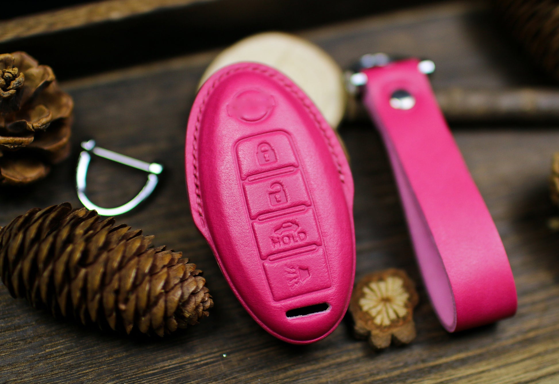 Pink Cute Key Fob Cover for 2023 Pathfinder 2024 Altima Armada Maxima Leather Key Qashqai Rogue Titan Kicks Frontier Keyless Remote Holder