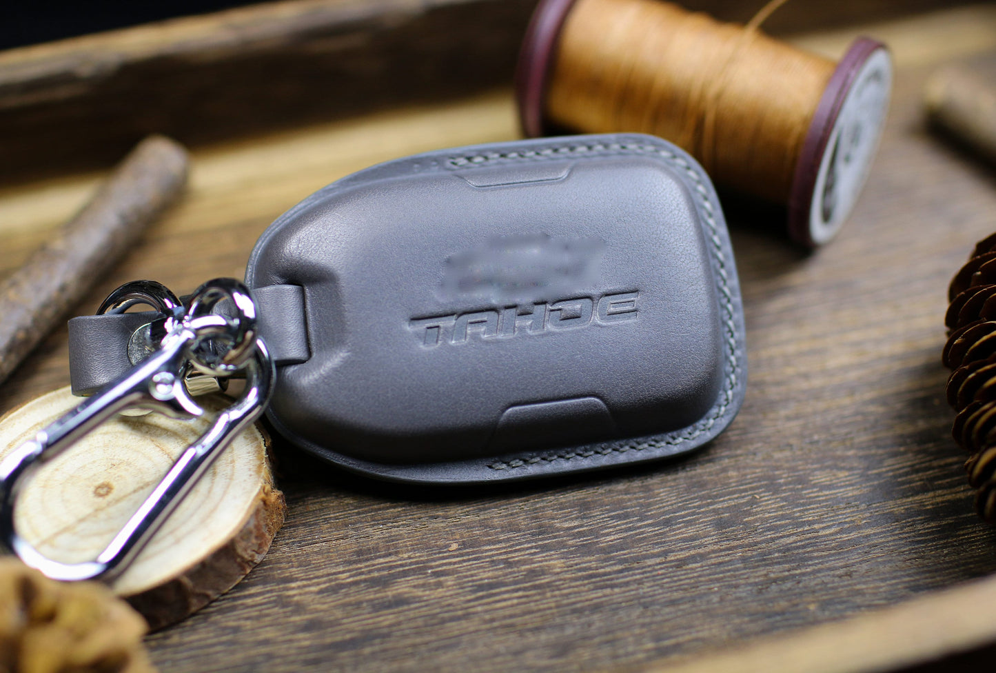 Leather Key Fob Cover Case for Tahoe 2024 Sierra 1500 AT4 Yukon 2023 Sierra Acadia 2022 Denali Colorado Remote Holder Keychains Remote Case