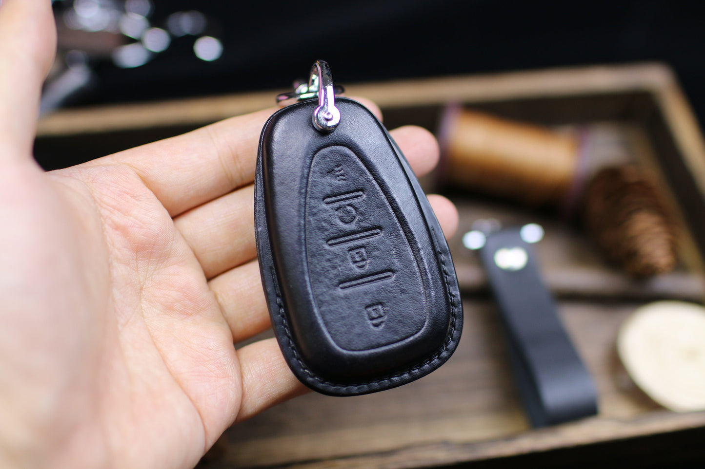 Cover For Chevy Traverse Trailblazer Trax Cruze Volt Bolt Camaro Equinox Malibu Blazer Key fob cover Case Keyless Remote Holder Keychain