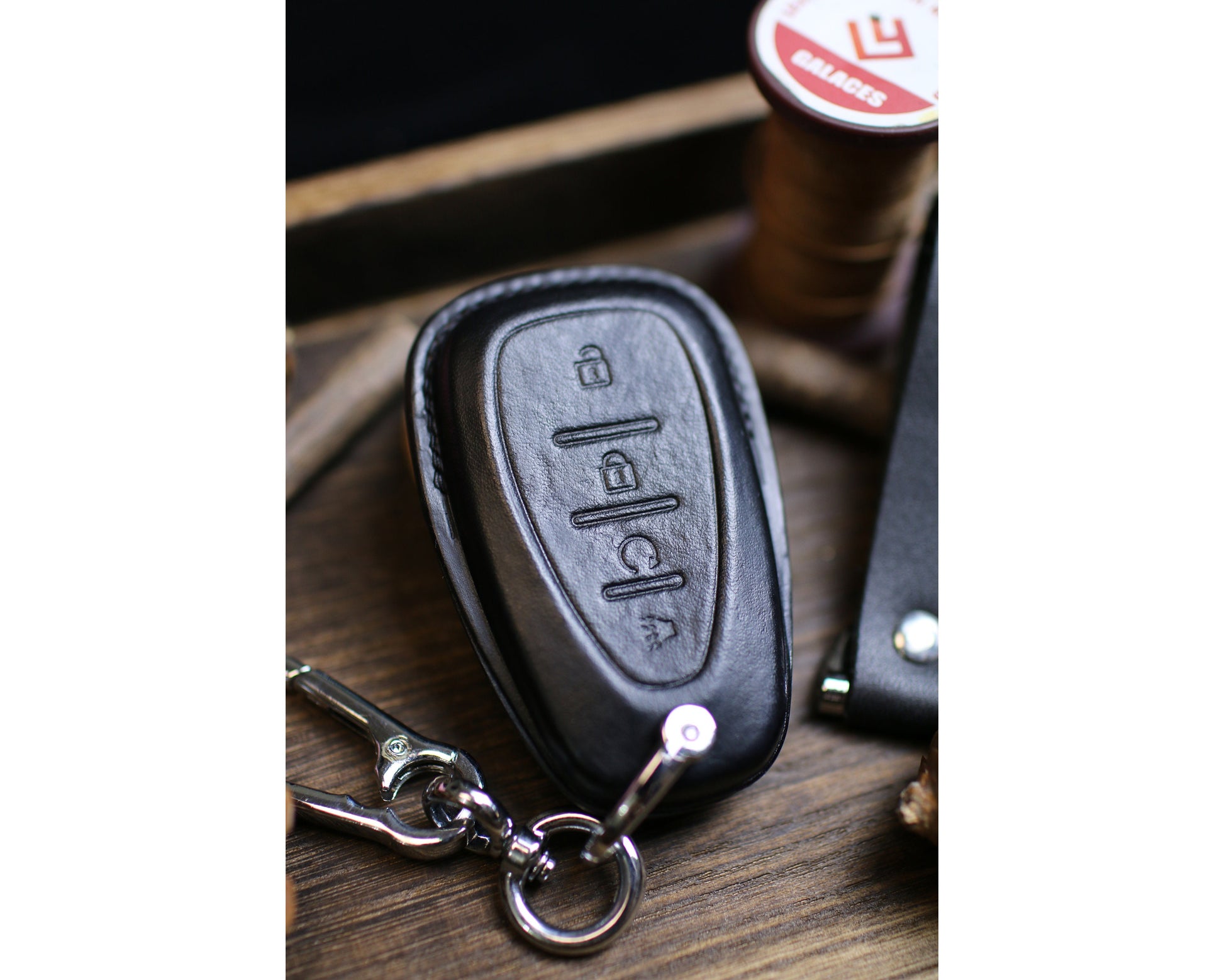 Cover For Chevy Traverse Trailblazer Trax Cruze Volt Bolt Camaro Equinox Malibu Blazer Key fob cover Case Keyless Remote Holder Keychain