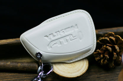 Yukon At4 Key Cover White Color Leather For 2023 Chevy Suburban 2024 Denali Leather Key Fob Case for Tahoe Sierra Canyon Terrain Silverado