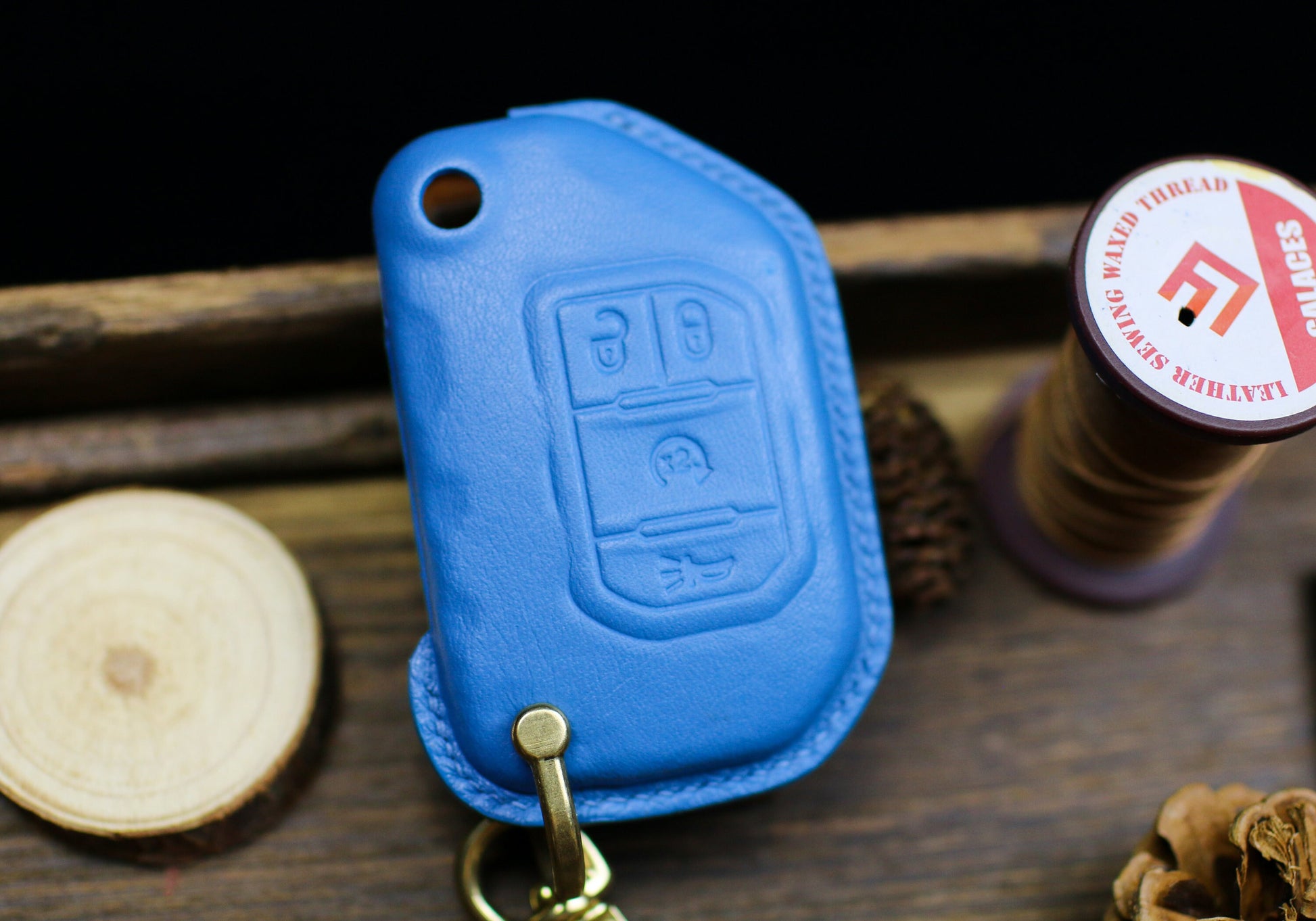 Leather Key Fob Cover For Wrangler 2019 2020 Dodgee Grand Cherokee Ramm Renegade 2021 2022 2023 Wagoneer2024 Rubicon Sahara JK JL Smart Key