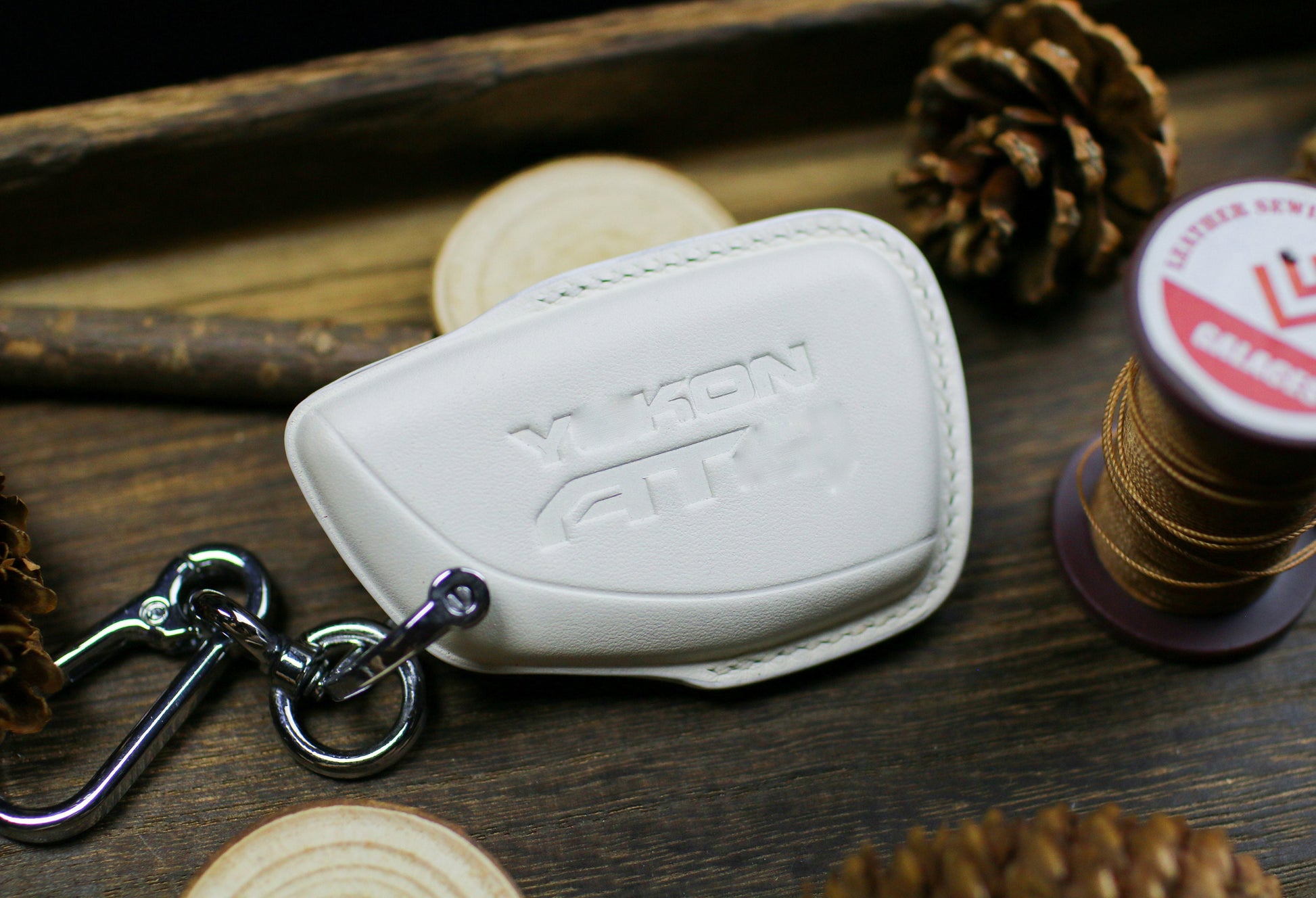 Yukon At4 Key Cover White Color Leather For 2023 Chevy Suburban 2024 Denali Leather Key Fob Case for Tahoe Sierra Canyon Terrain Silverado