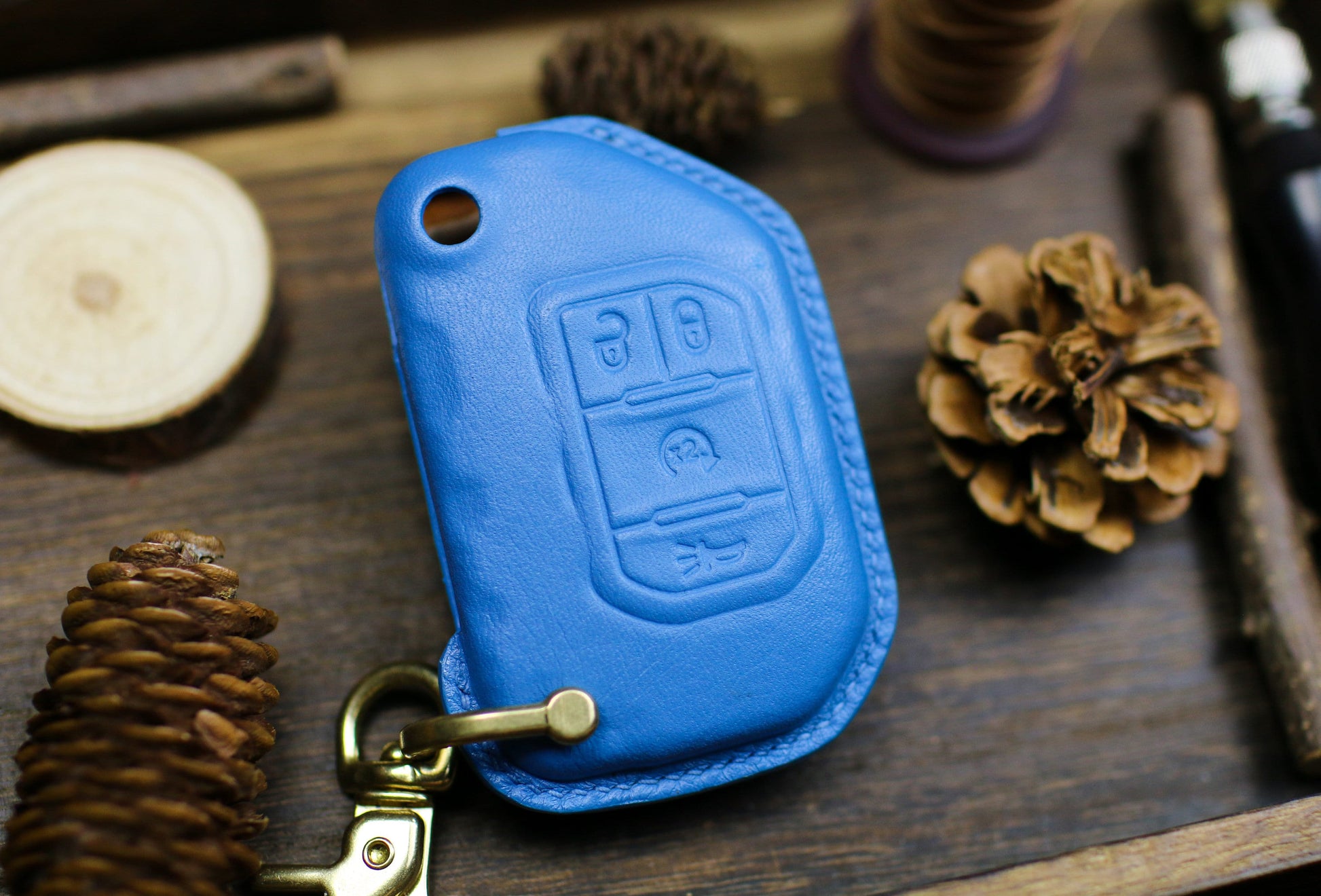 Leather Key Fob Cover For Wrangler 2019 2020 Dodgee Grand Cherokee Ramm Renegade 2021 2022 2023 Wagoneer2024 Rubicon Sahara JK JL Smart Key