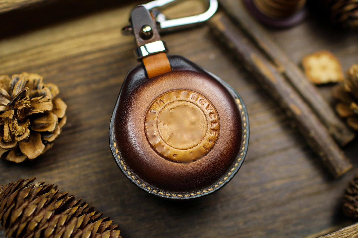 2025 Indians Leather Key Fob Case Motorcycle Fit for Chief Scout Bobber FTR Springfield Roadmaster Fob Case Chieftain Holster Dakota Spirit